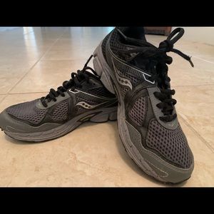 Boys Saucony sneakers lightly used